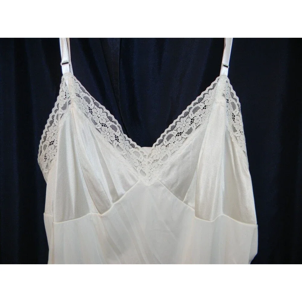 Vanity Fair Vintage Slip Made in USA White Lace Adjustable Straps